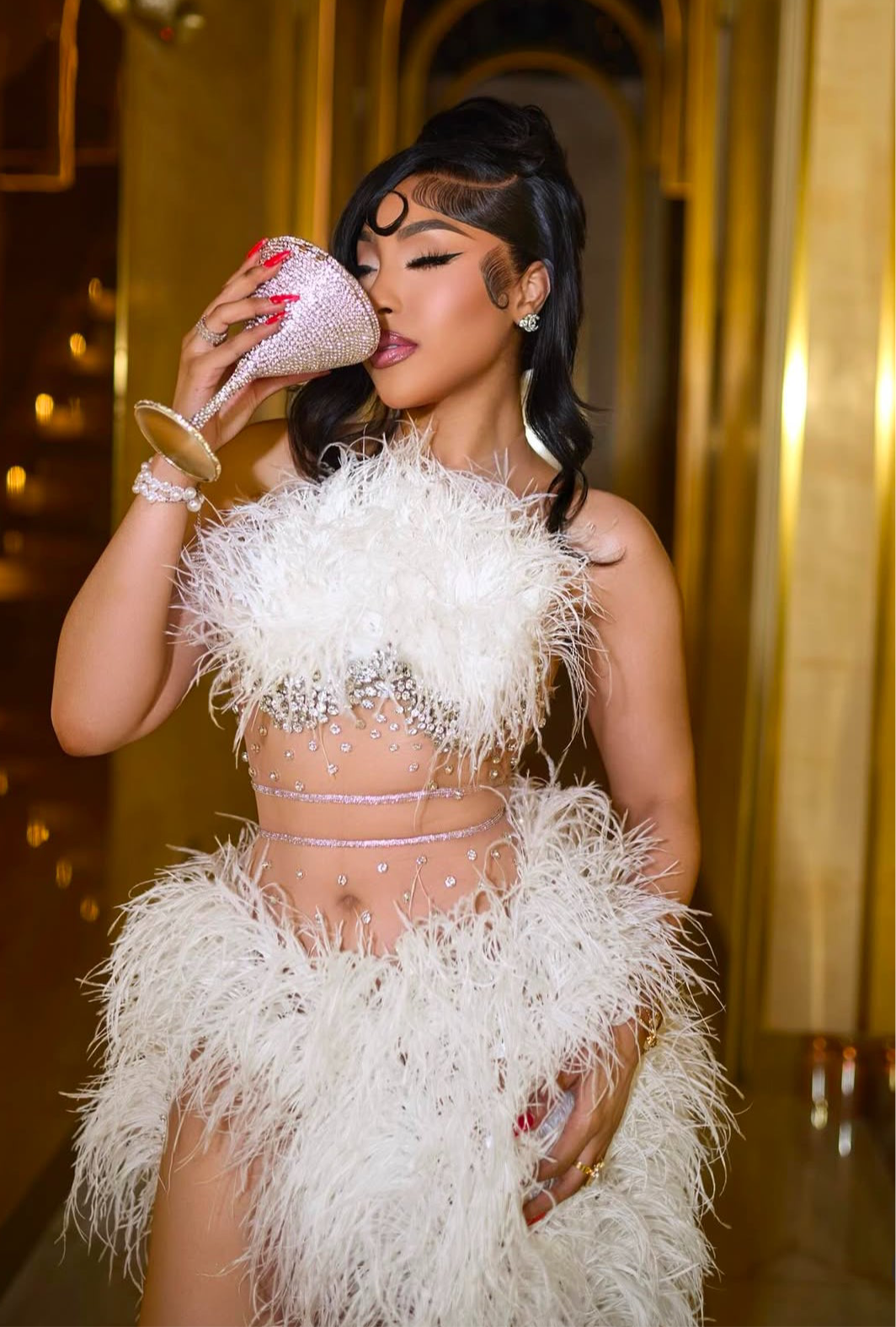 Utopia divine string feather skirt set