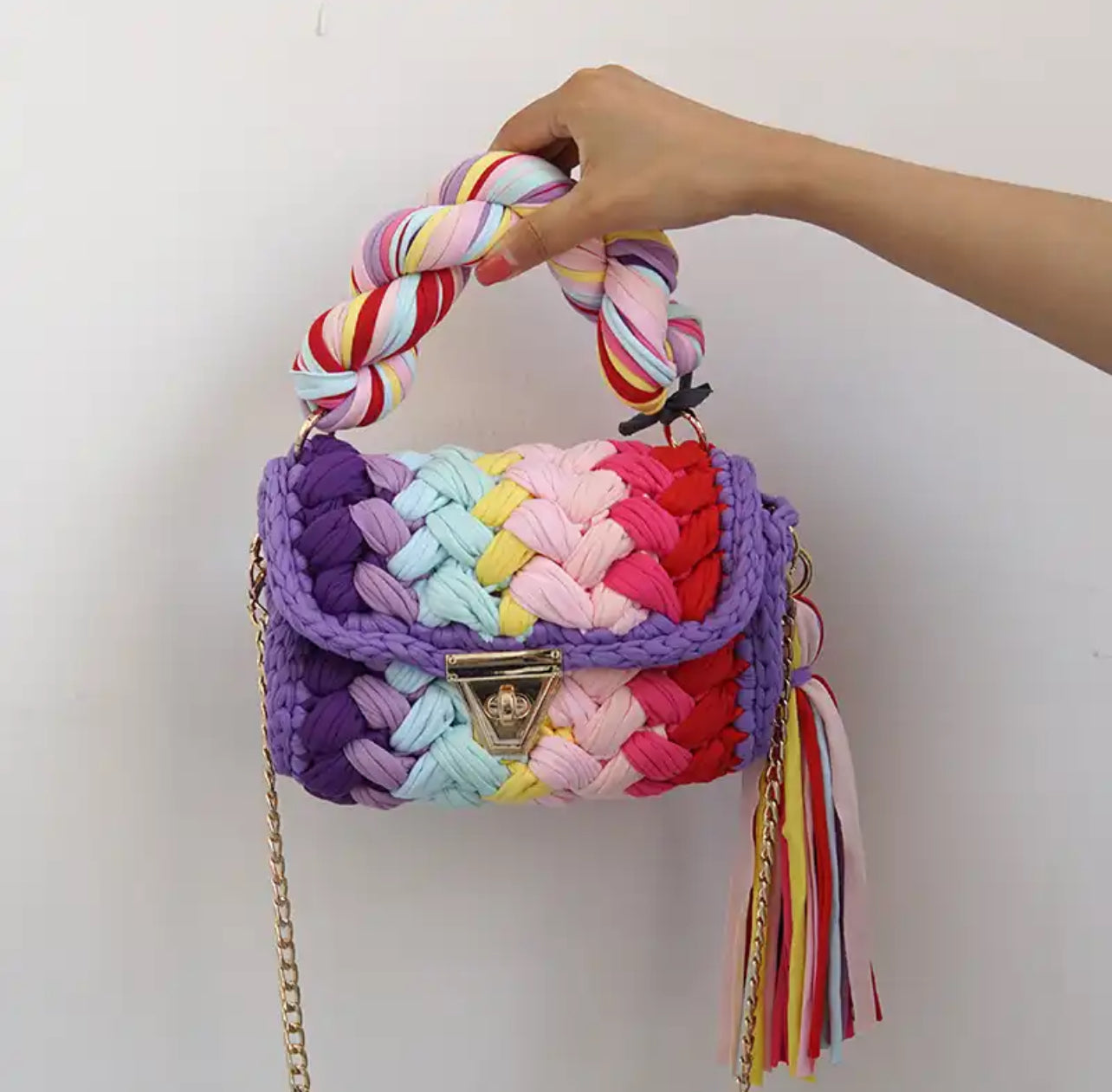 Colorfill weave tassel purse