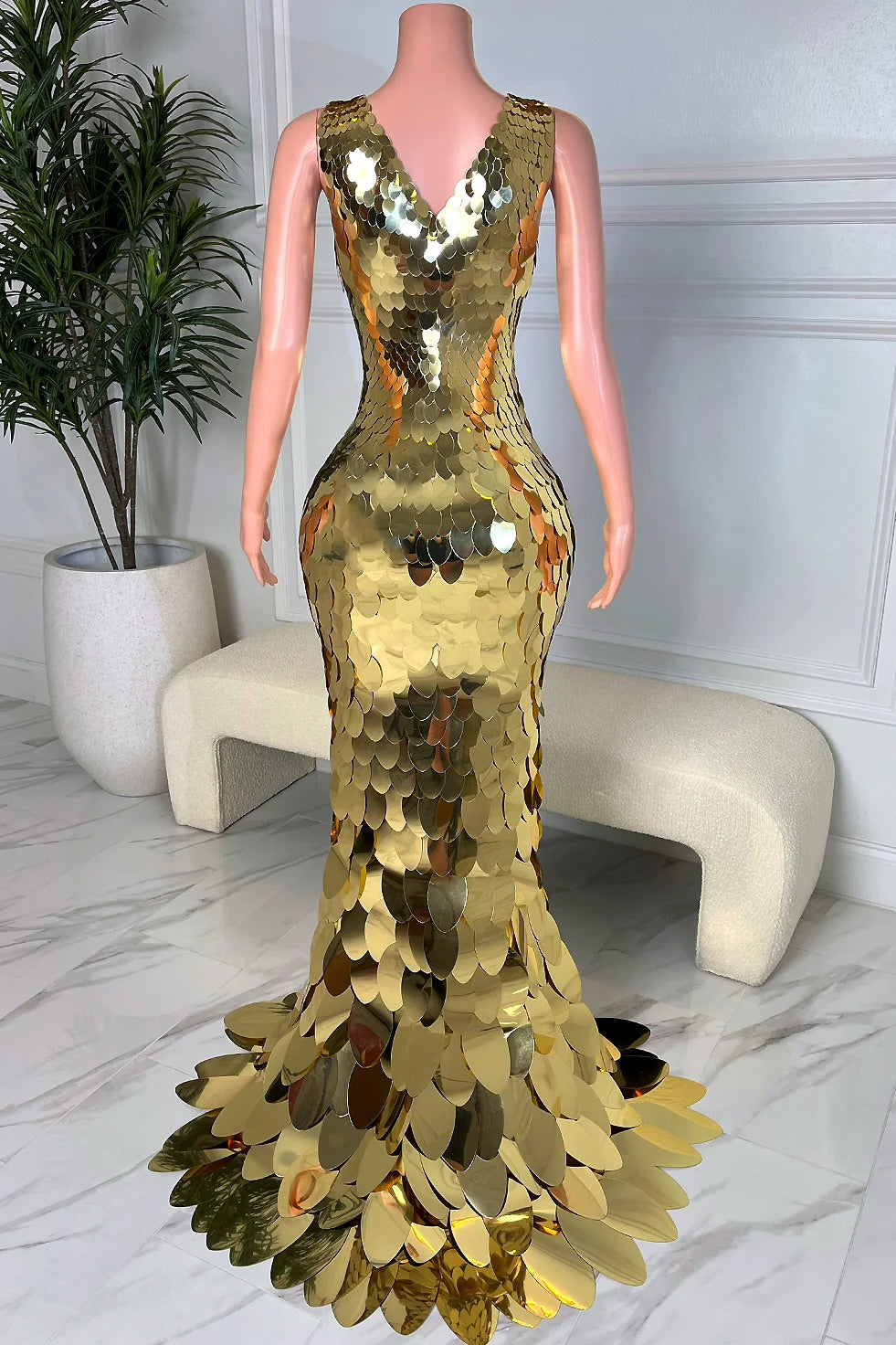 Jlarí metallic disc bombshell gown