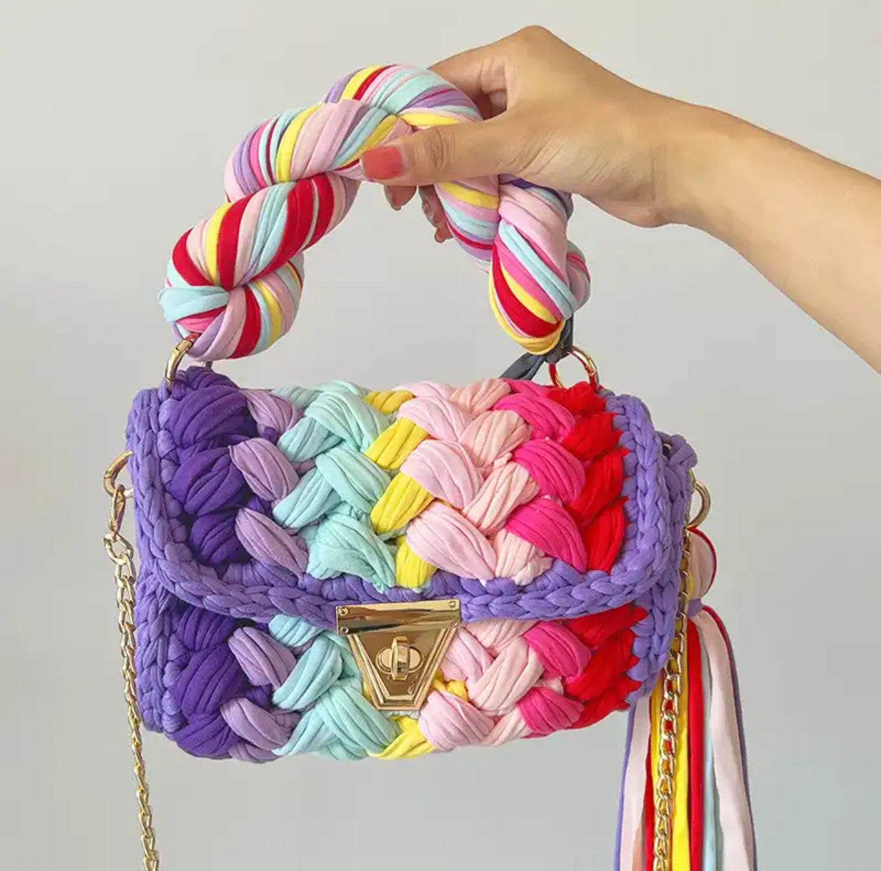 Colorfill weave tassel purse