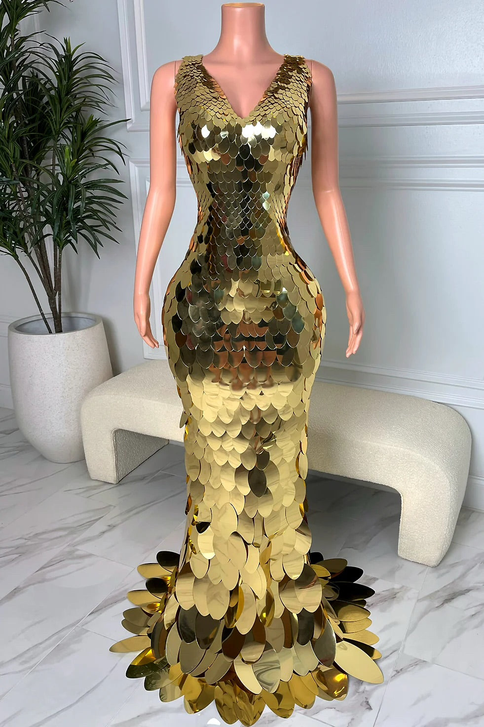 Jlarí metallic disc bombshell gown