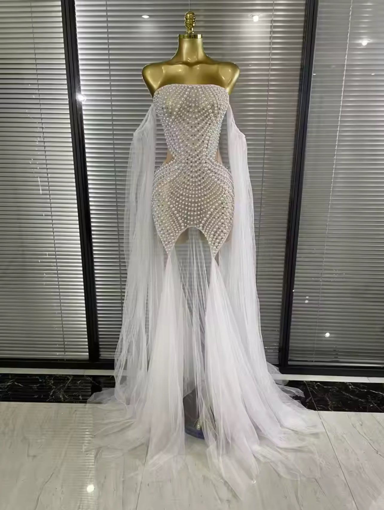 Herishi veil sleeves dress