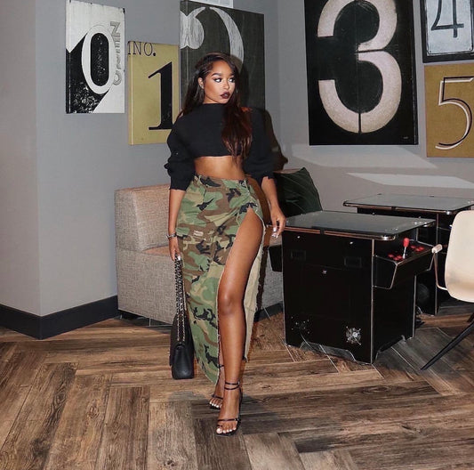 Camo high-slit skirt